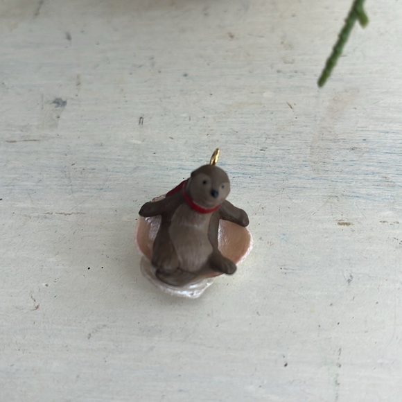 Miniature Hallmark Ornaments includes otter - Picture 4 of 16